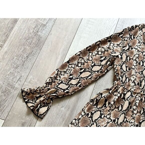 SHEIN animal print knee length/below the knee dress size M - Picture 4 of 12
